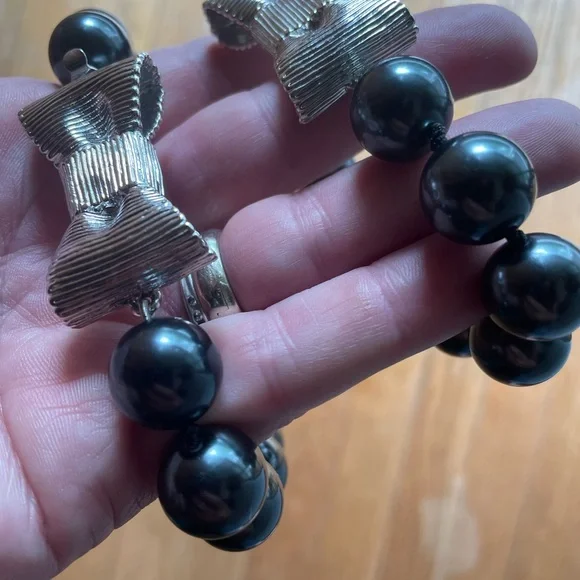 Kate Spade Gray Beaded Necklace and bracelet with Silver Bow - Picture 6 of 8